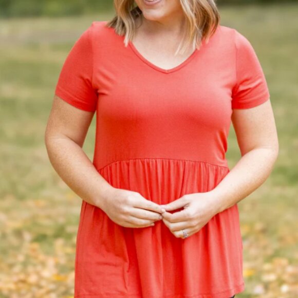 NWT Michelle Mae Short Sleeve Ruffle Bottom Top Size Large - Picture 1 of 3